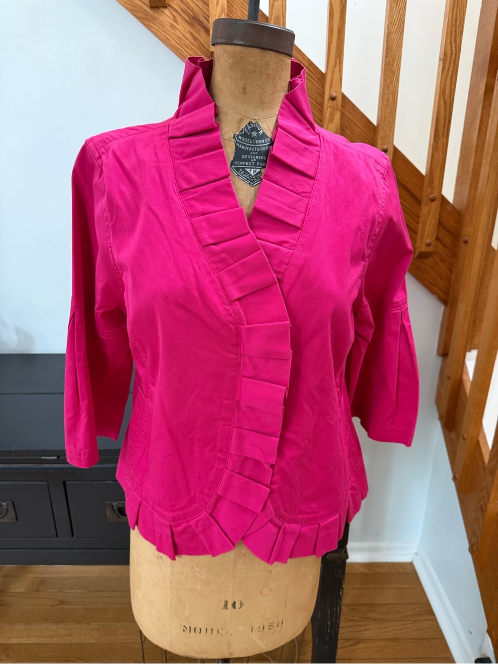 NWT Fuchsia Ruffled V-Neck Blazer